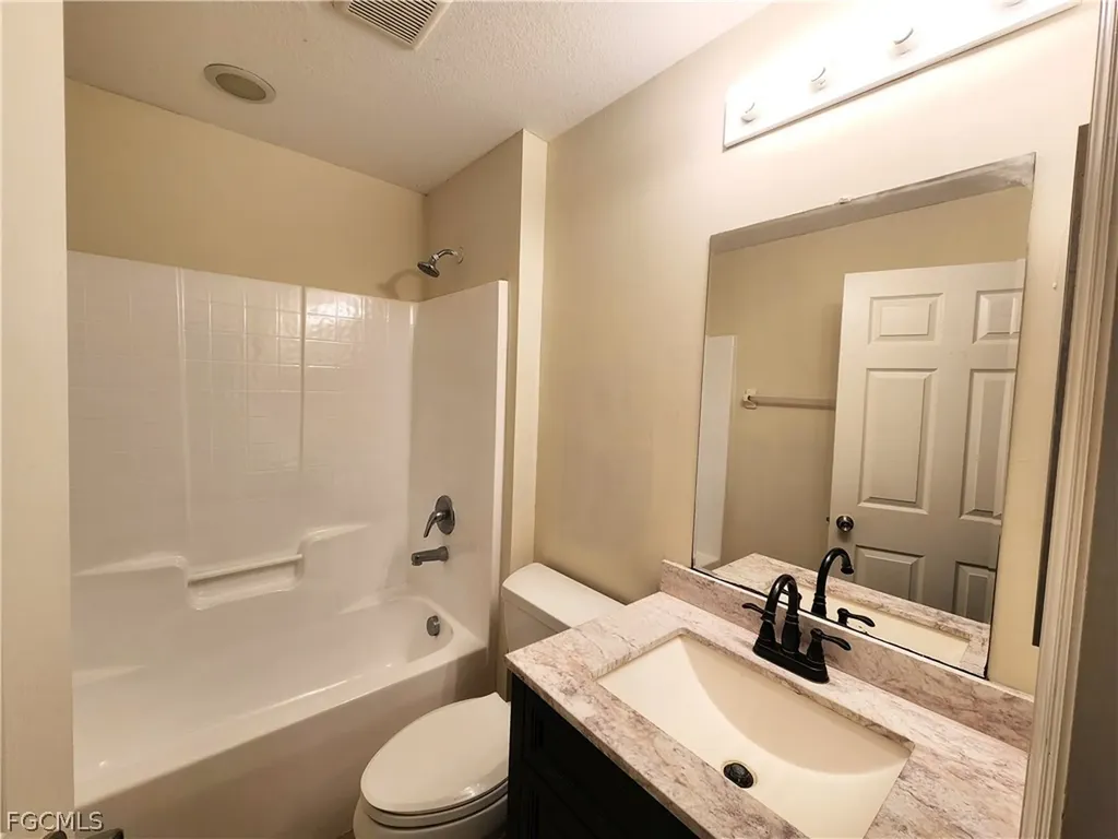 977-979 Graystone Avenue Lehigh Acres FL 33974