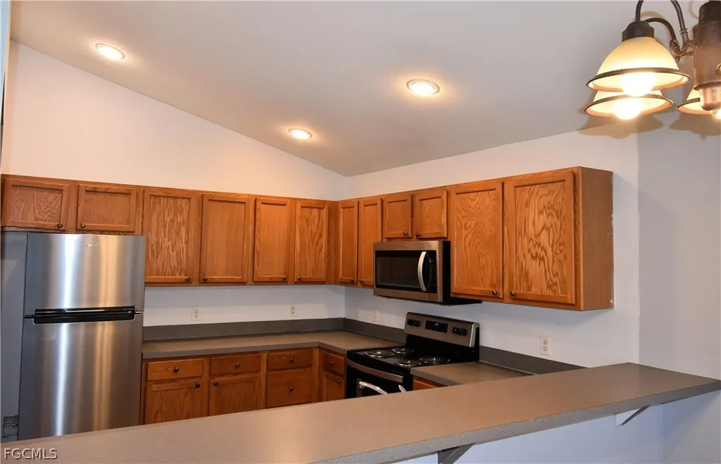 977-979 Graystone Avenue Lehigh Acres FL 33974