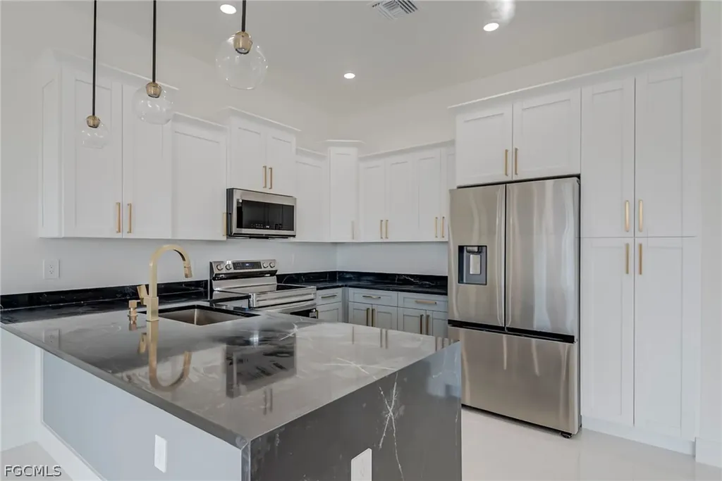 5903 Queen Avenue N Lehigh Acres FL 33971