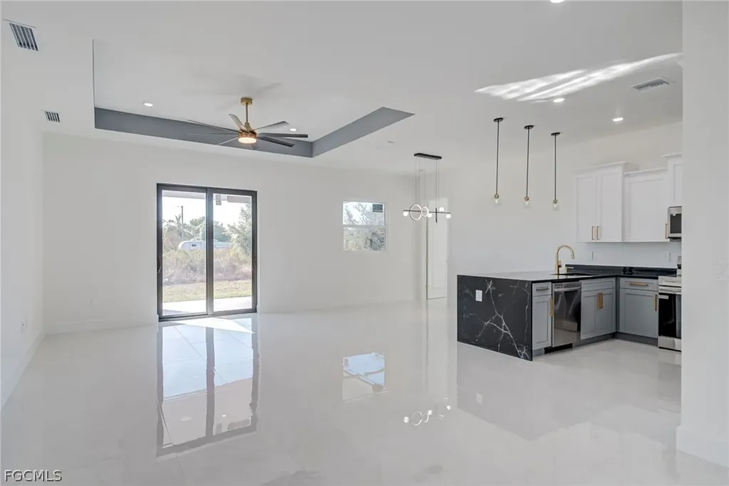 5903 Queen Avenue N Lehigh Acres FL 33971
