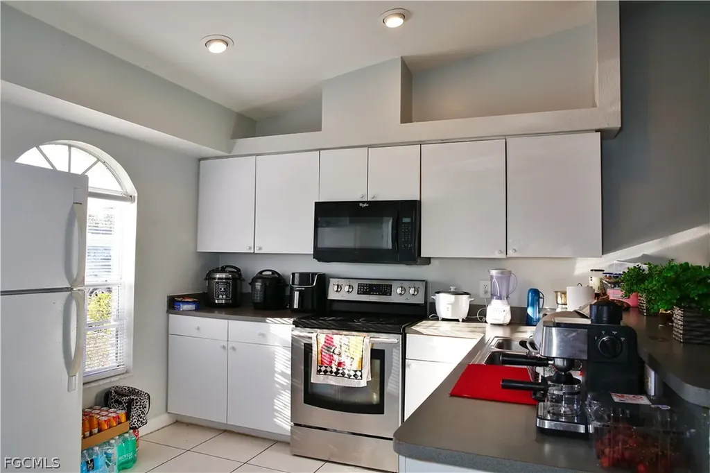 1809/1811 SW Santa Barbara Place Cape Coral FL 33991