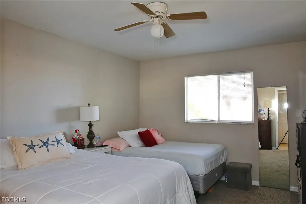 1809/1811 SW Santa Barbara Place Cape Coral FL 33991