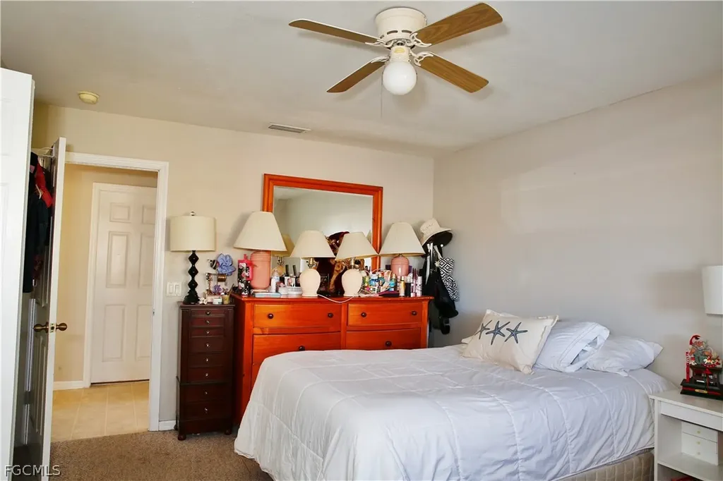 1809/1811 SW Santa Barbara Place Cape Coral FL 33991