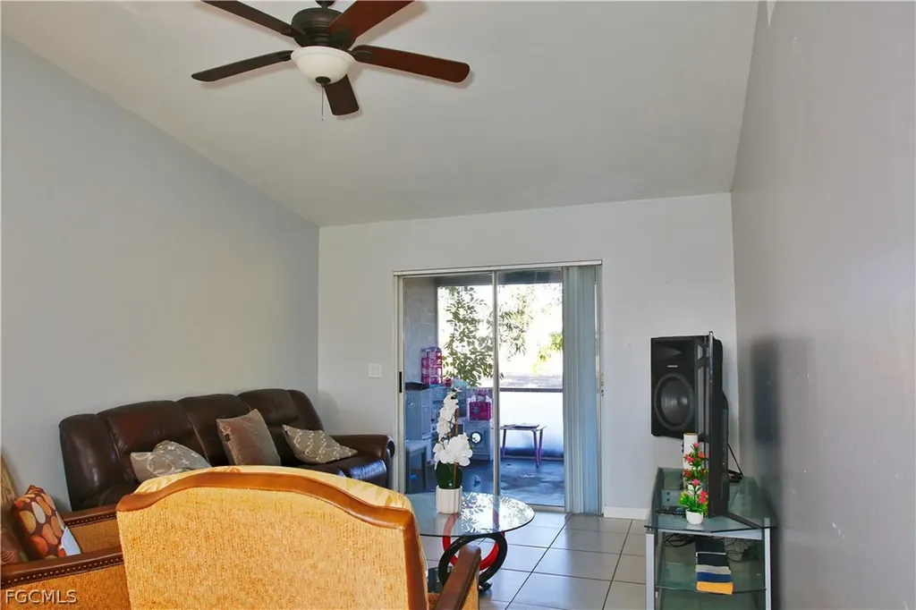 1809/1811 SW Santa Barbara Place Cape Coral FL 33991