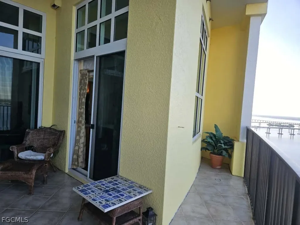 2797 First Street Fort Myers FL 33916
