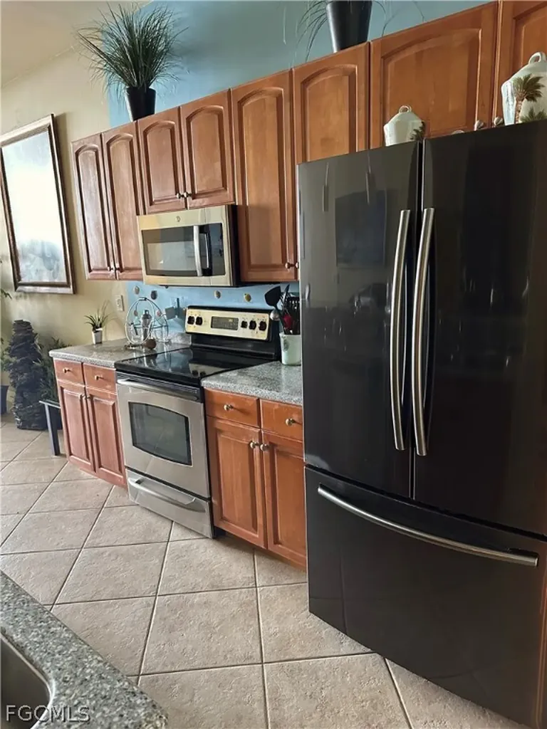 2797 First Street Fort Myers FL 33916