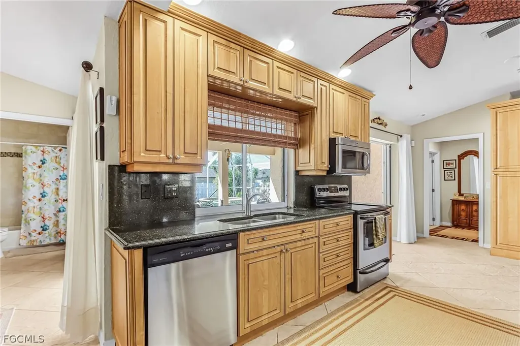1932 SE 8th Avenue Cape Coral FL 33990