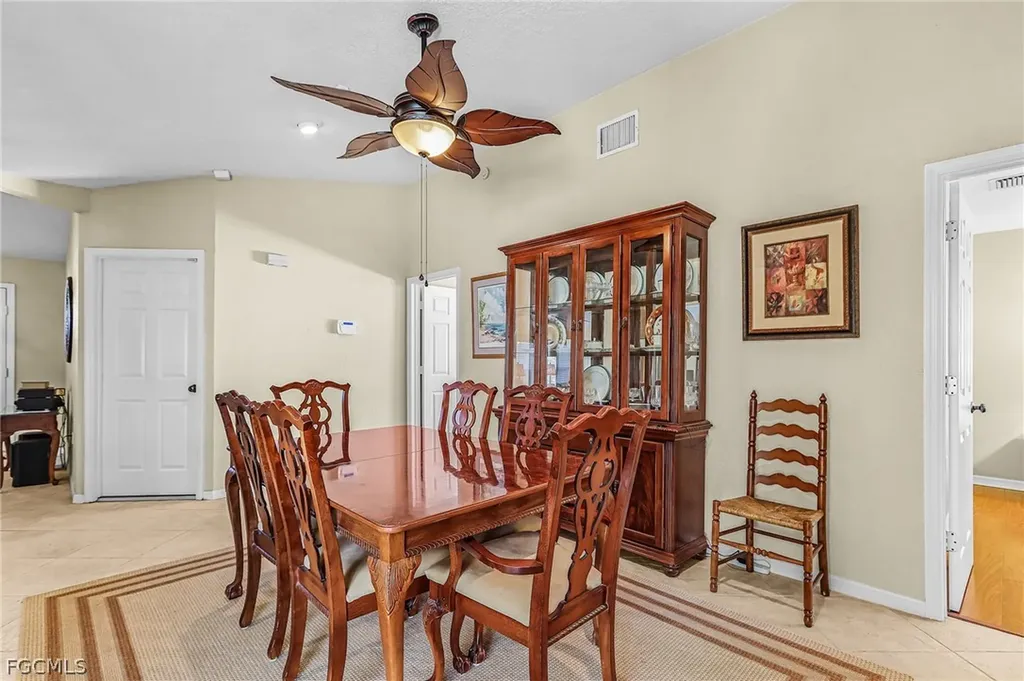 1932 SE 8th Avenue Cape Coral FL 33990