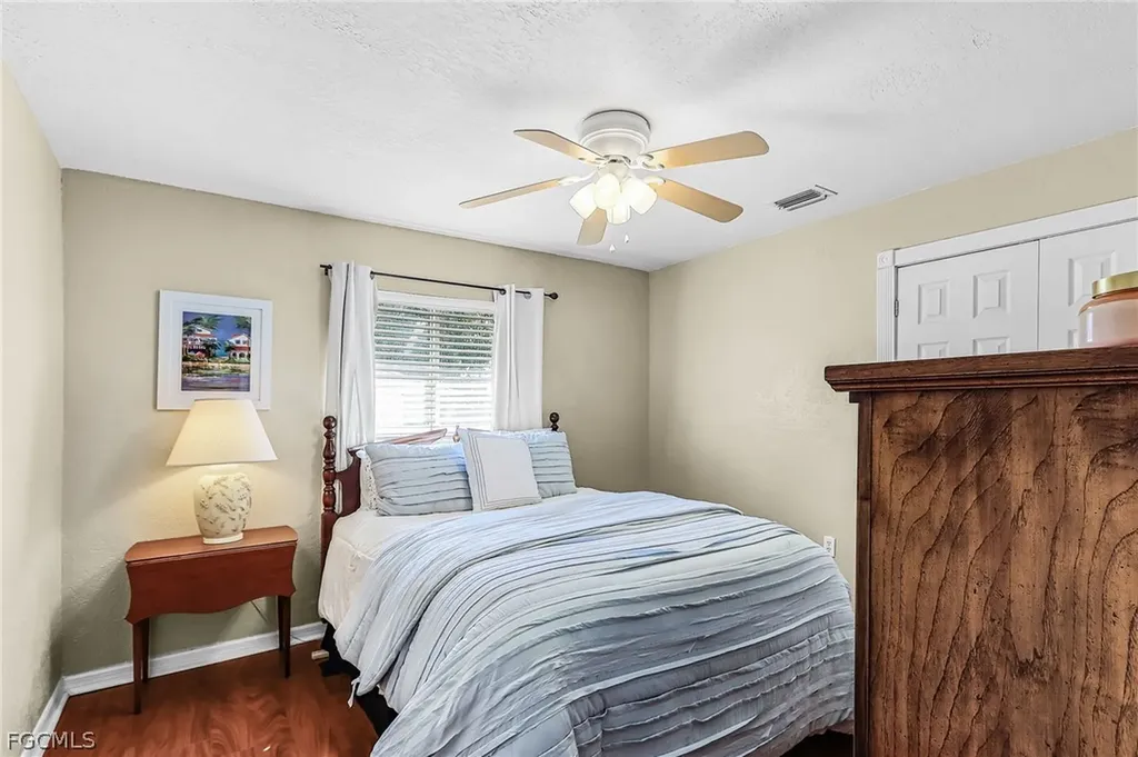 1932 SE 8th Avenue Cape Coral FL 33990