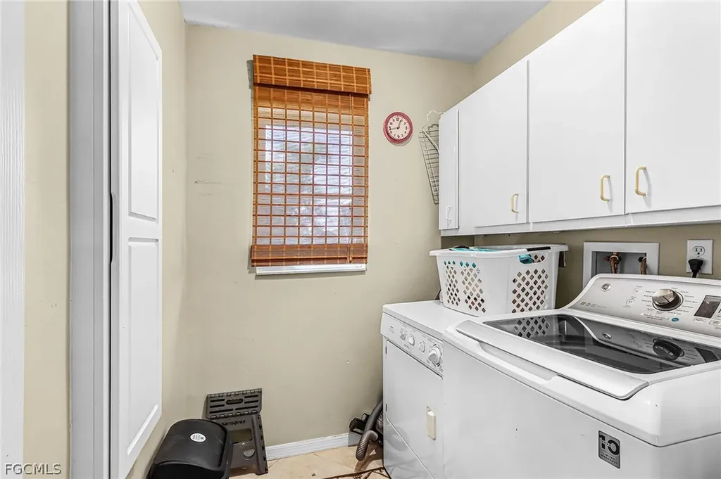 1932 SE 8th Avenue Cape Coral FL 33990