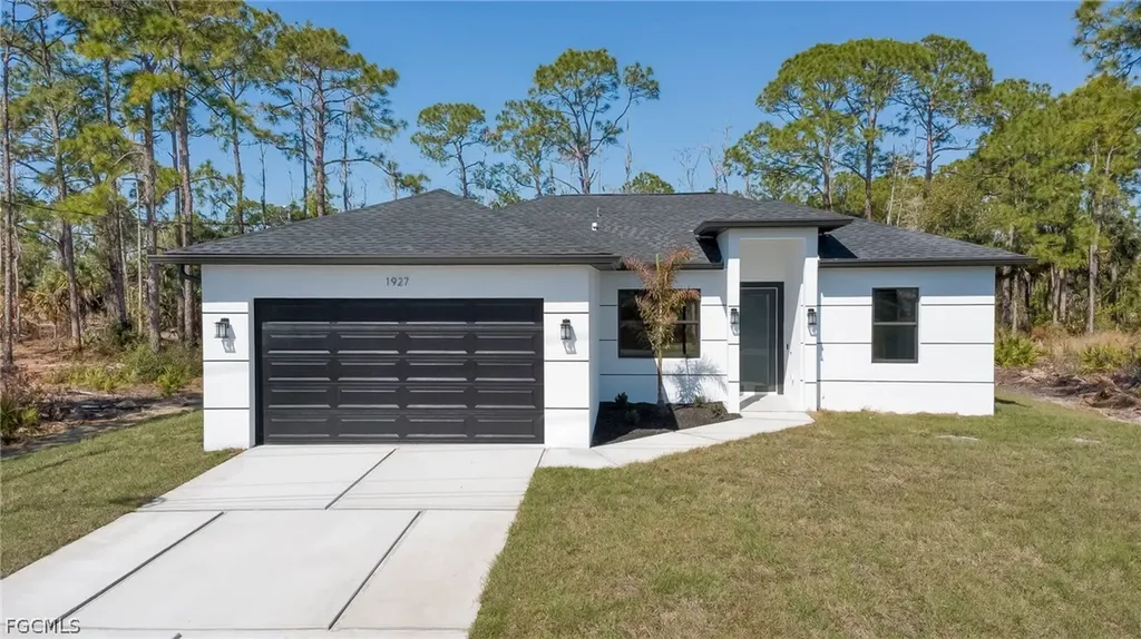1927 Redmont Avenue Lehigh Acres FL 33972