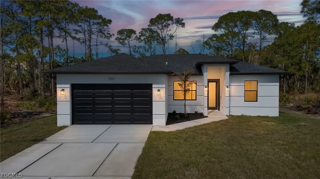 1927 Redmont Avenue Lehigh Acres FL 33972