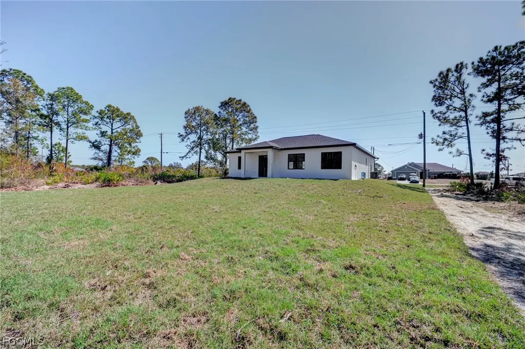 1927 Redmont Avenue Lehigh Acres FL 33972
