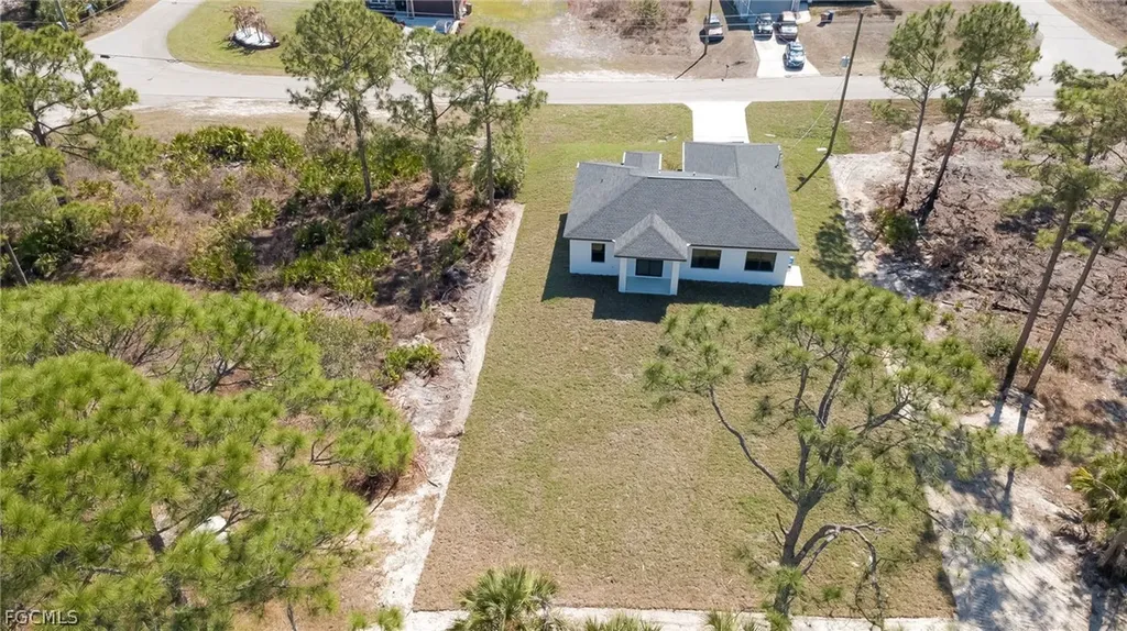 1927 Redmont Avenue Lehigh Acres FL 33972