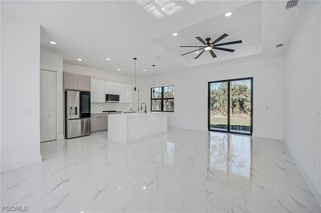 1927 Redmont Avenue Lehigh Acres FL 33972