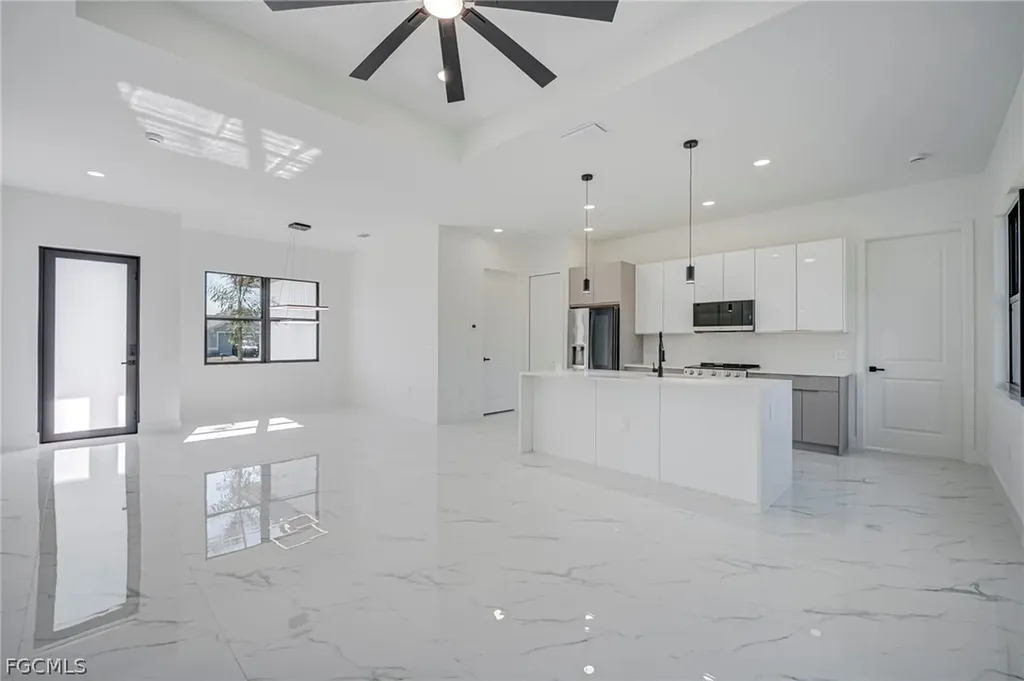 1927 Redmont Avenue Lehigh Acres FL 33972