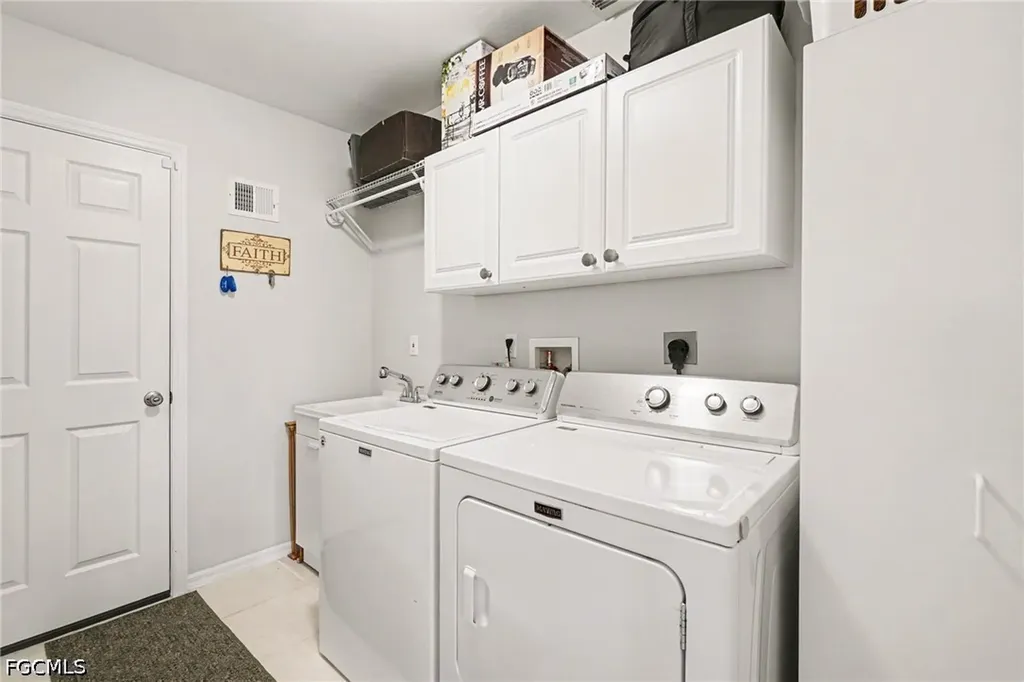 3775 NE 14th Place Cape Coral FL 33909