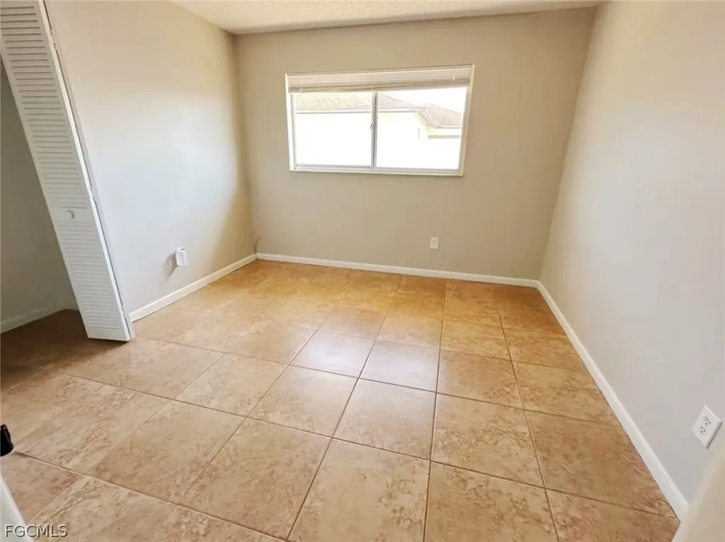 214 SE 7th Street Cape Coral FL 33990