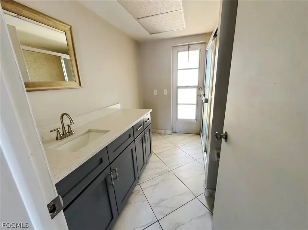 214 SE 7th Street Cape Coral FL 33990