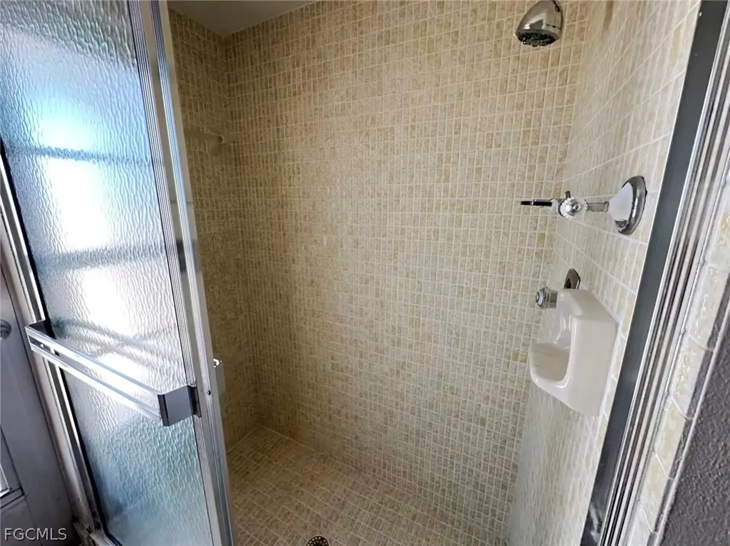214 SE 7th Street Cape Coral FL 33990