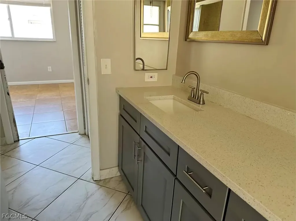 214 SE 7th Street Cape Coral FL 33990