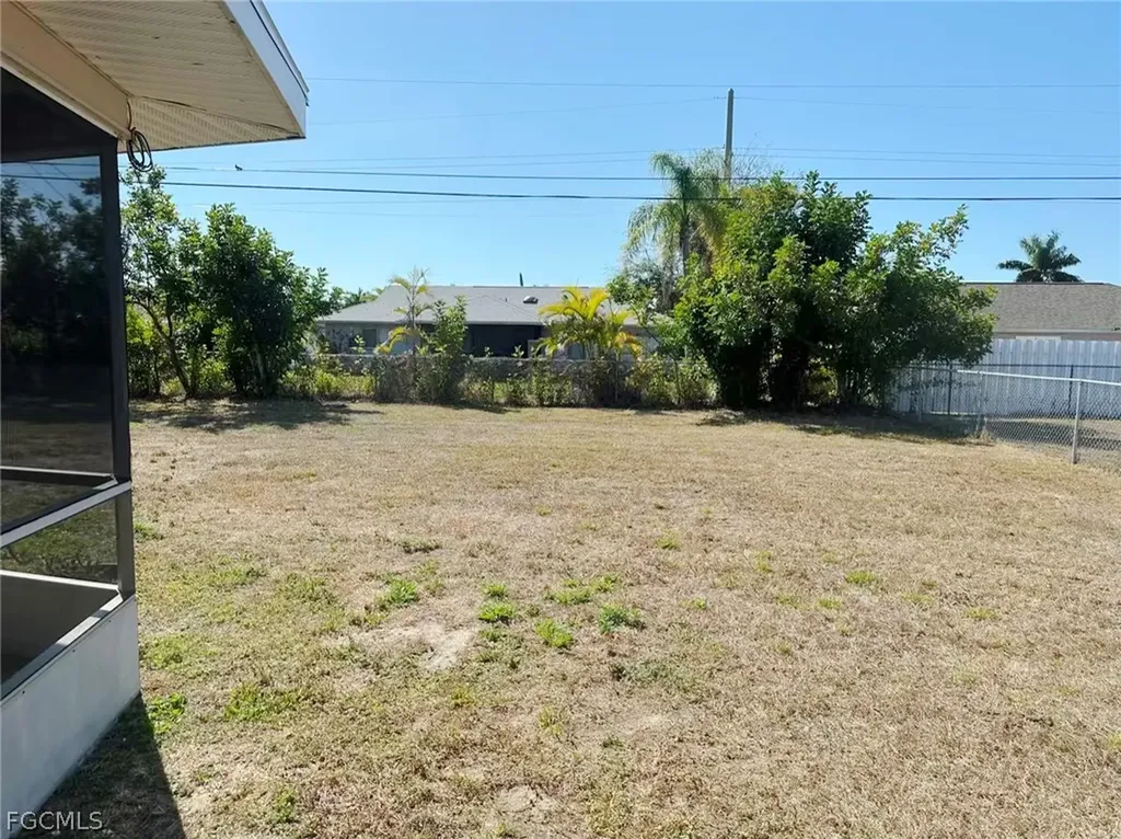 214 SE 7th Street Cape Coral FL 33990