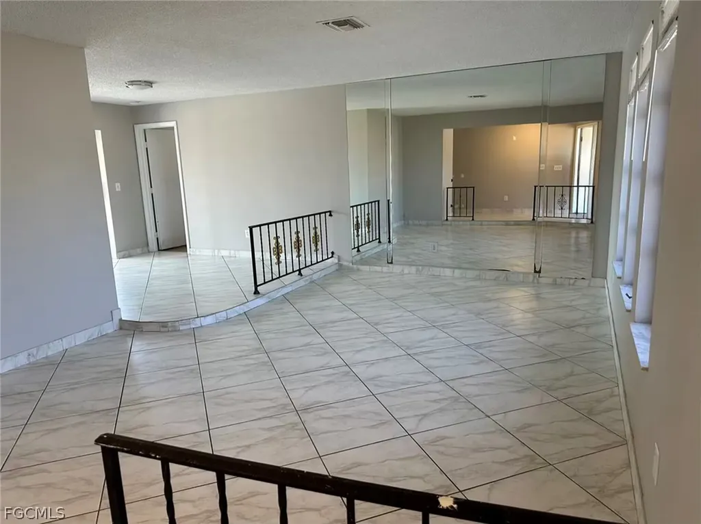 214 SE 7th Street Cape Coral FL 33990