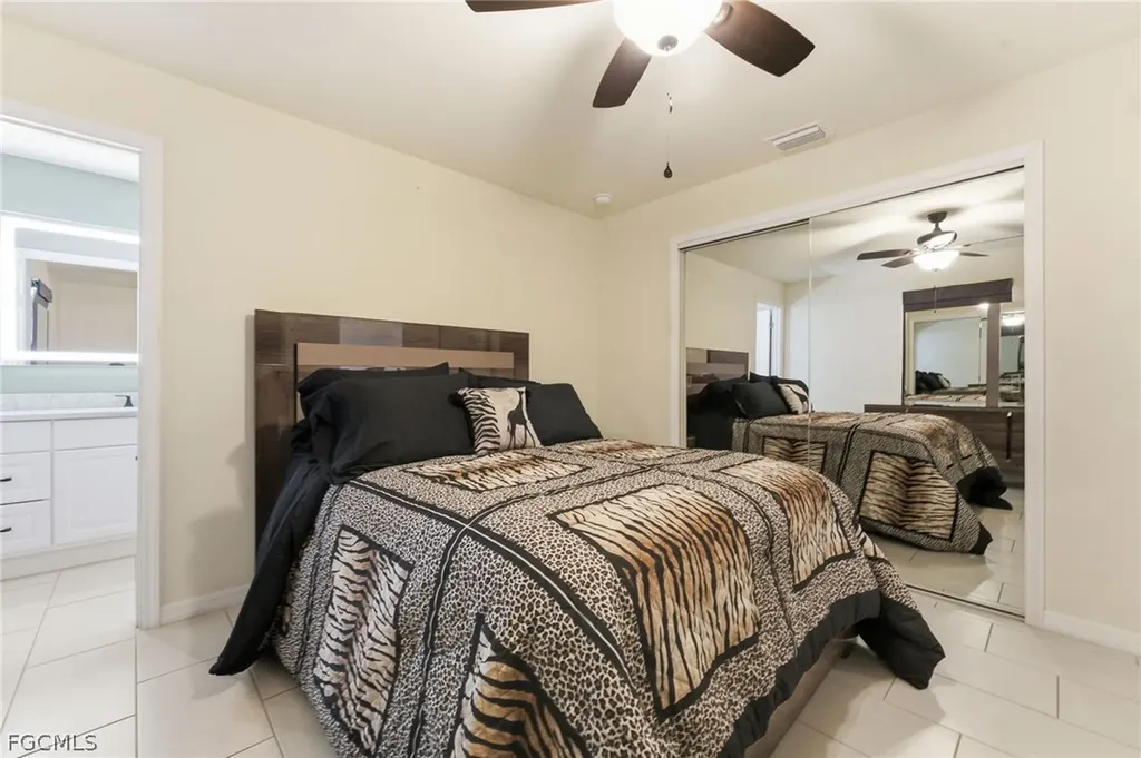 526-528 SE 5th Place Cape Coral FL 33990