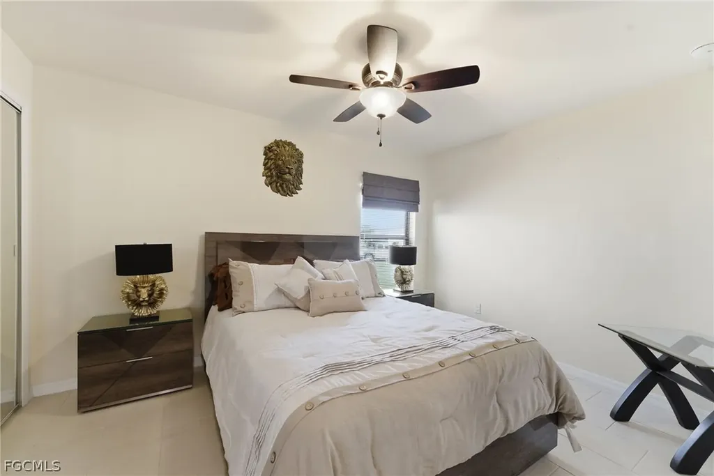 526-528 SE 5th Place Cape Coral FL 33990