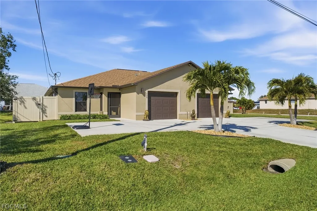 526-528 SE 5th Place Cape Coral FL 33990