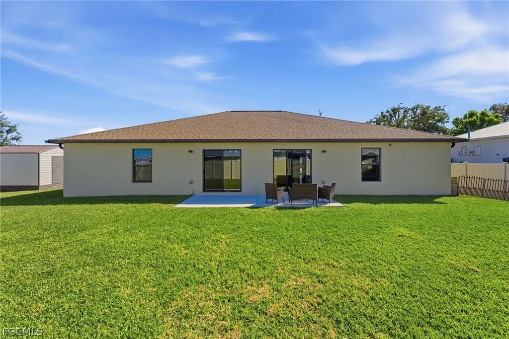 526-528 SE 5th Place Cape Coral FL 33990