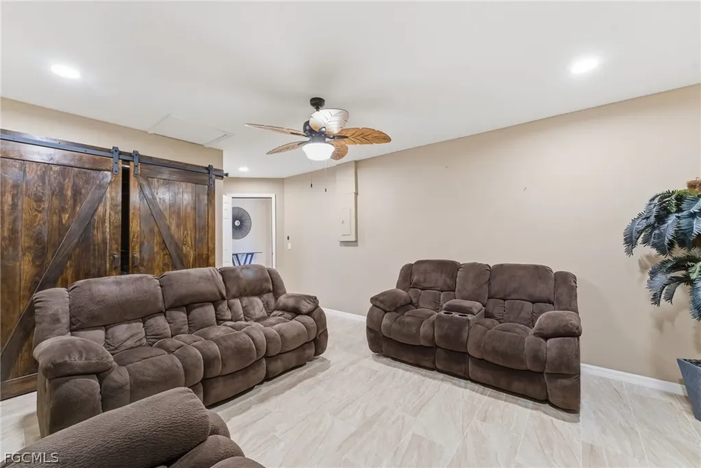 526-528 SE 5th Place Cape Coral FL 33990