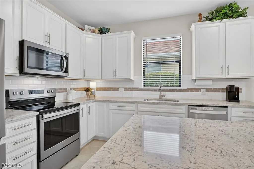 16133 Palmetto Prairie Drive Alva FL 33920