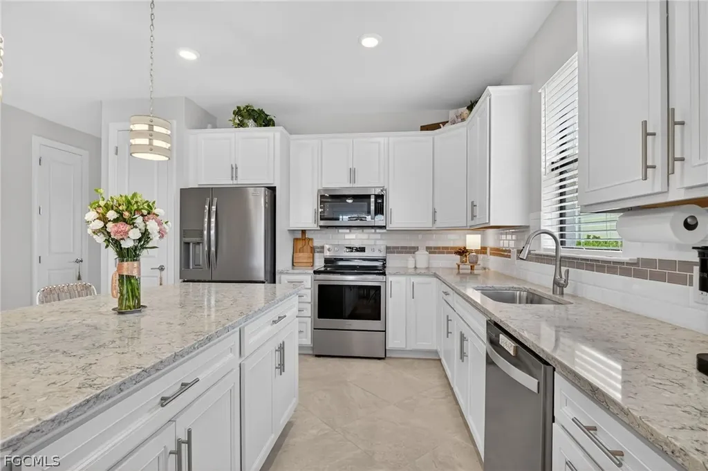 16133 Palmetto Prairie Drive Alva FL 33920