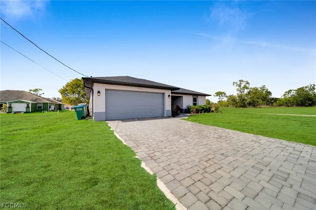 4326 NE 24th Place Cape Coral FL 33909