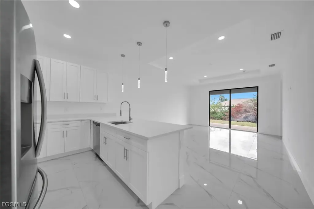 2101-2103 Unice Avenue N Lehigh Acres FL 33971