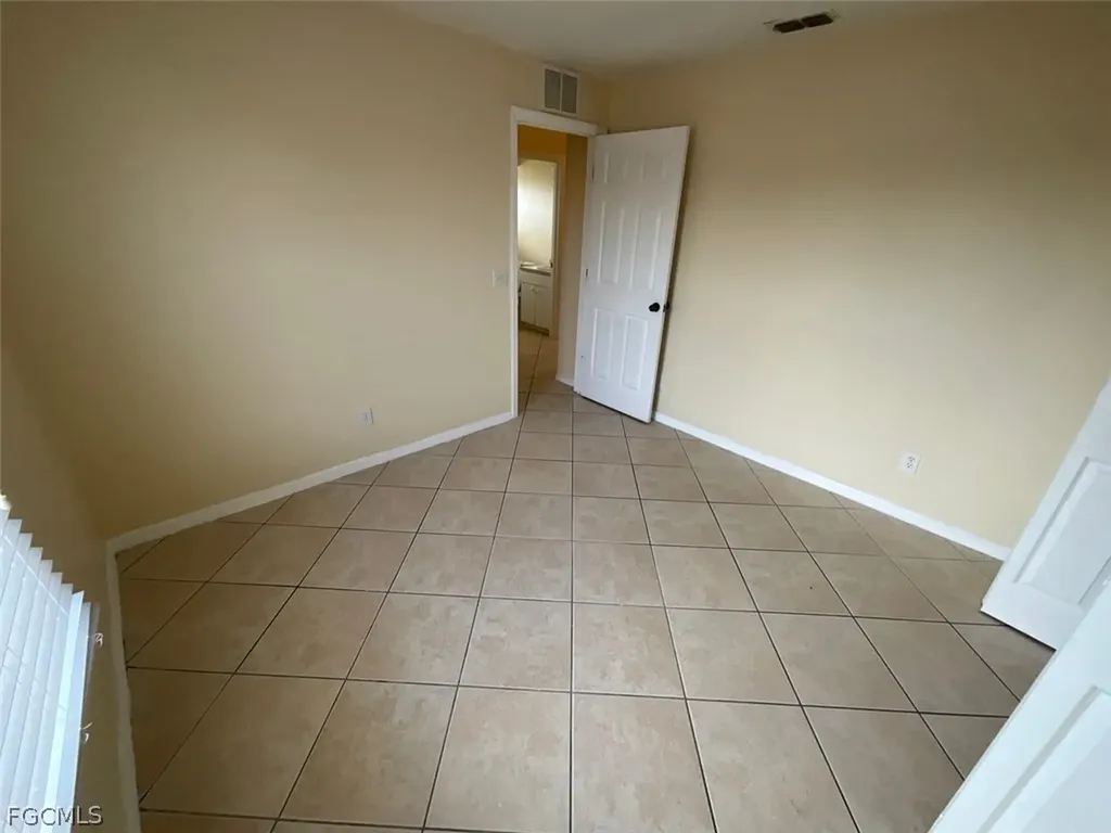 4005 1st Street SW Lehigh Acres FL 33976