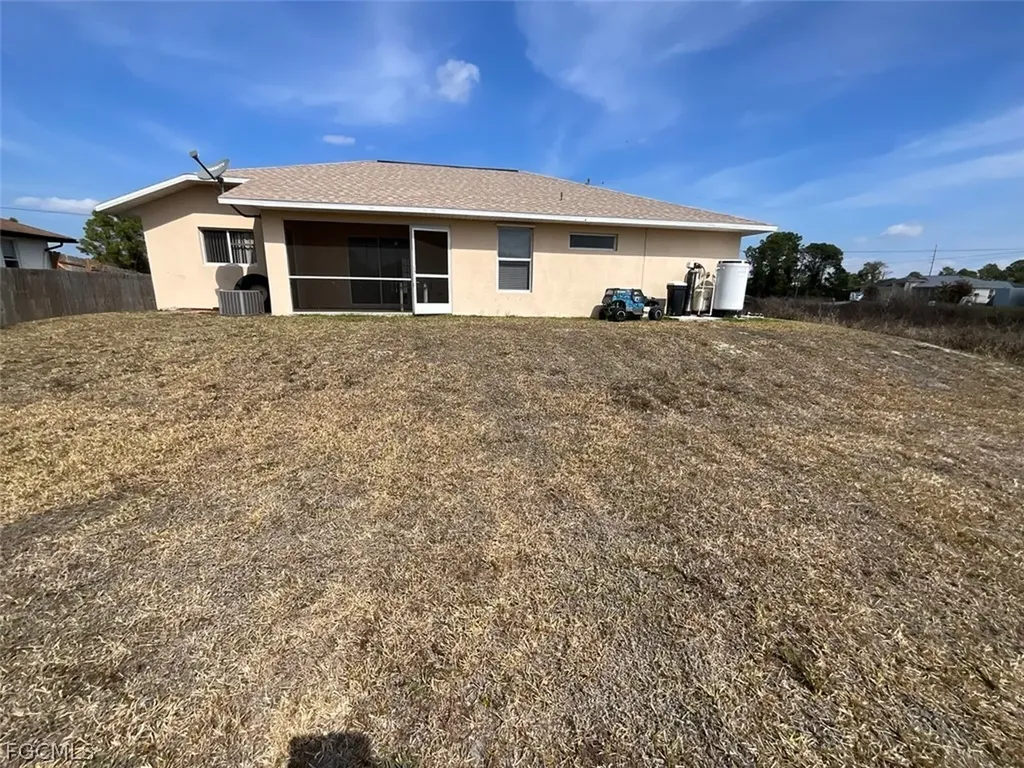 4005 1st Street SW Lehigh Acres FL 33976