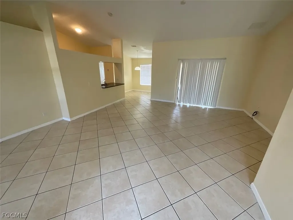 4005 1st Street SW Lehigh Acres FL 33976