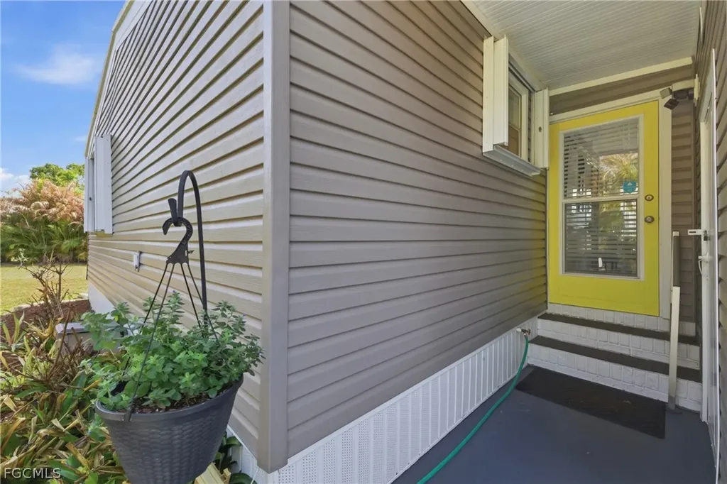 734 Knotty Pine Circle North Fort Myers FL 33917