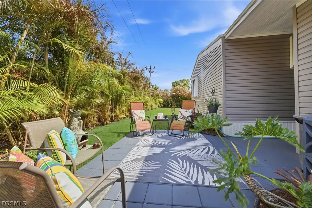 734 Knotty Pine Circle North Fort Myers FL 33917