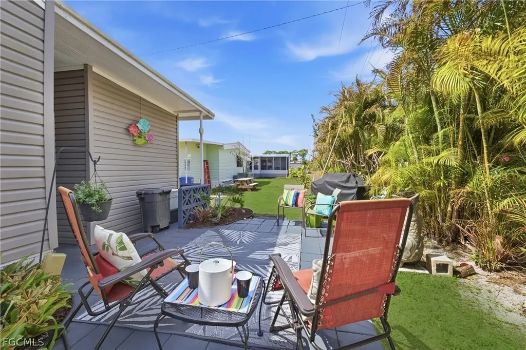 734 Knotty Pine Circle North Fort Myers FL 33917