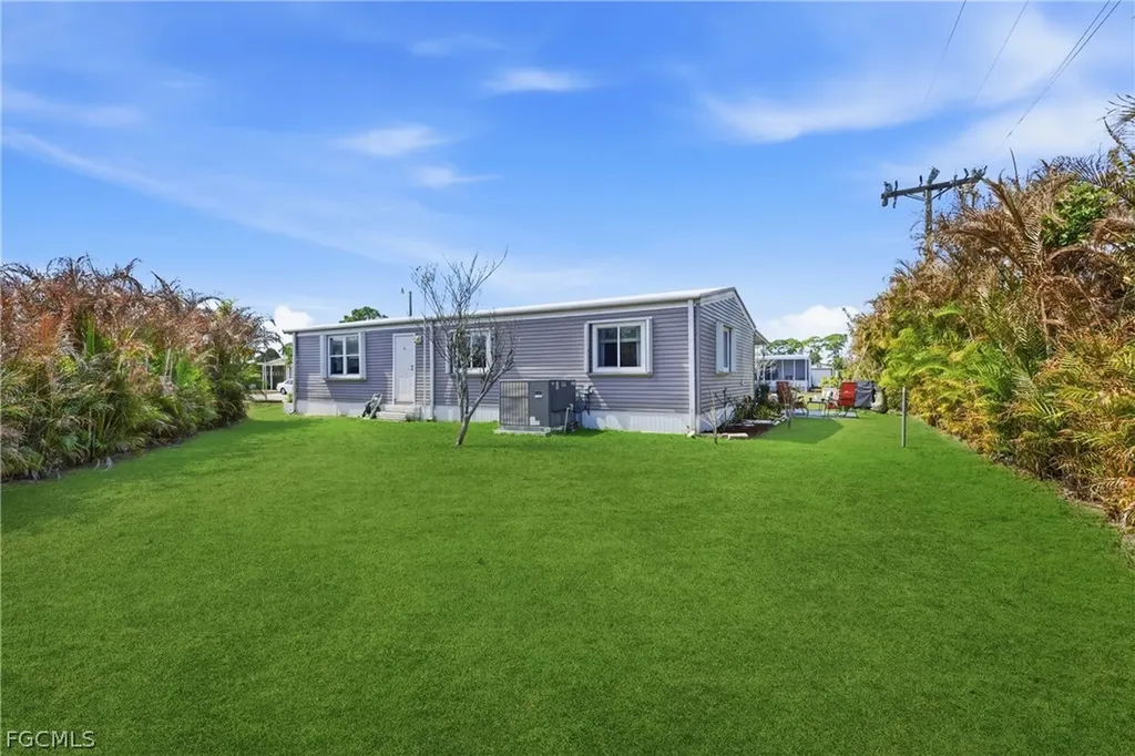 734 Knotty Pine Circle North Fort Myers FL 33917