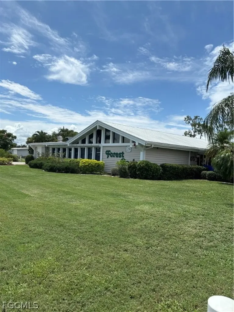 734 Knotty Pine Circle North Fort Myers FL 33917