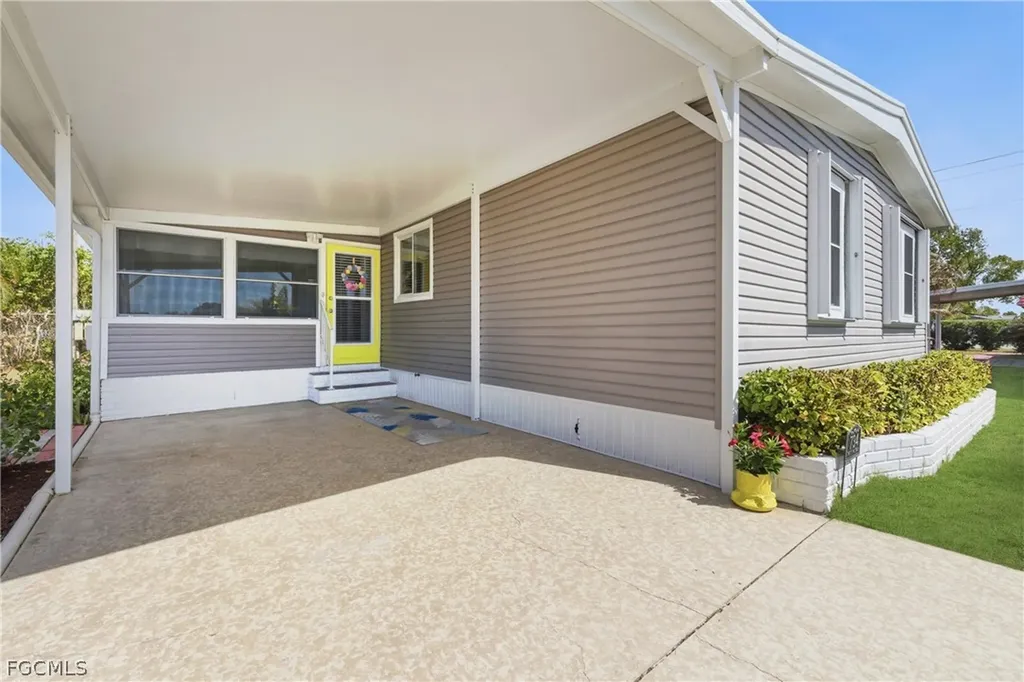 734 Knotty Pine Circle North Fort Myers FL 33917