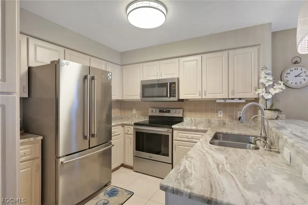1018 SE 38th Street Cape Coral FL 33904