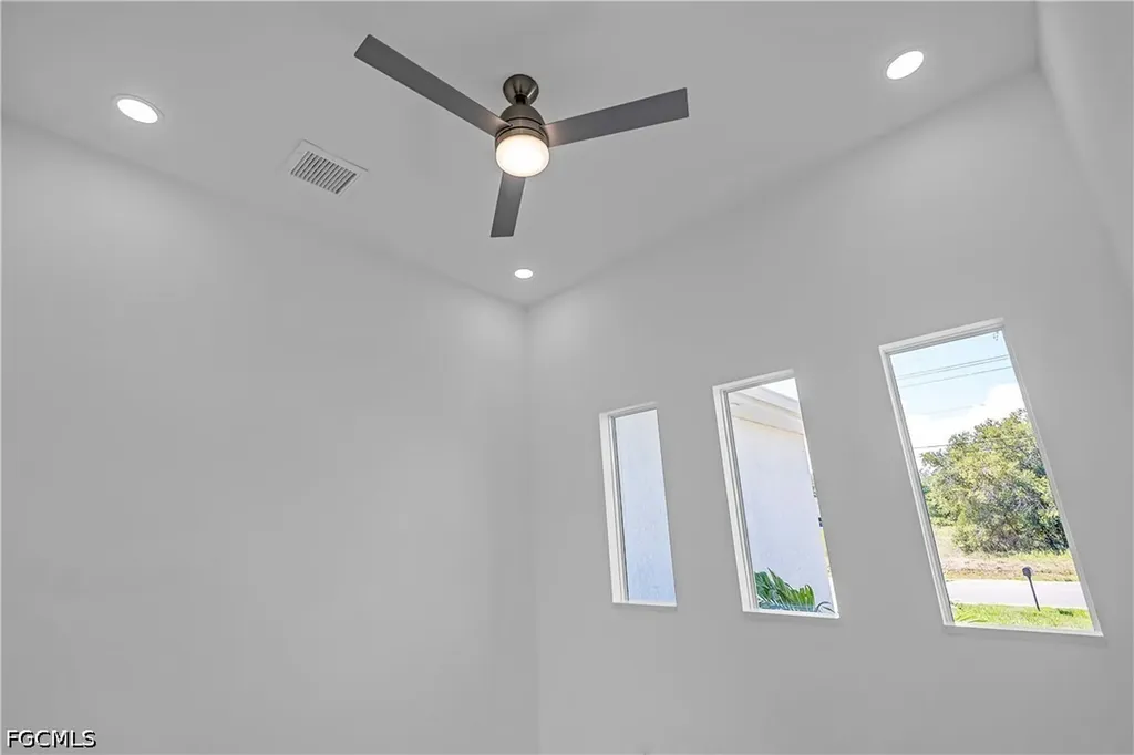 3718 8th Street SW Lehigh Acres FL 33976