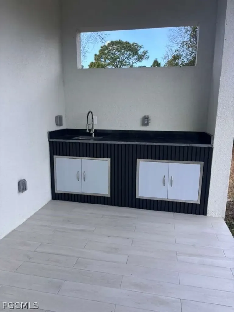 3718 8th Street SW Lehigh Acres FL 33976