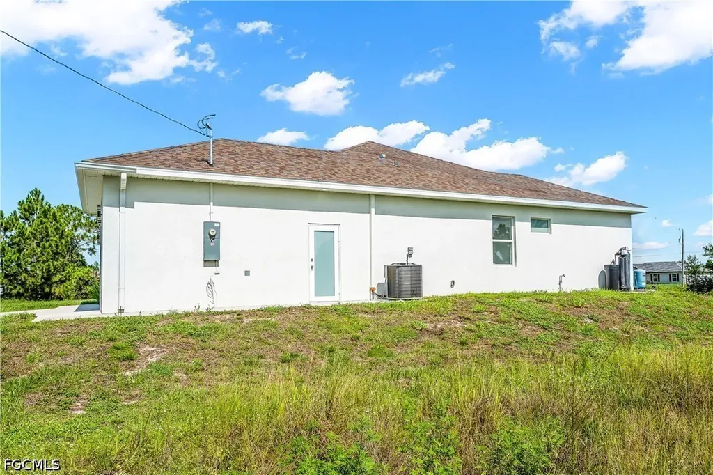3718 8th Street SW Lehigh Acres FL 33976