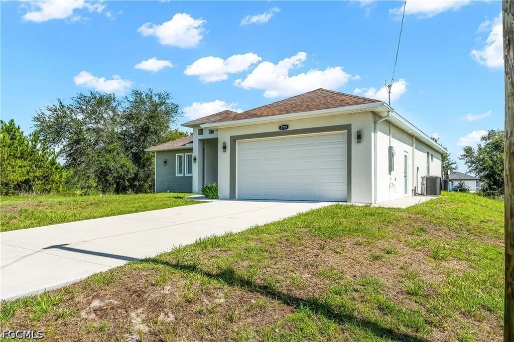 3718 8th Street SW Lehigh Acres FL 33976